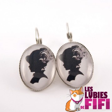 Boucles d'oreille vintage : profil femme vintage