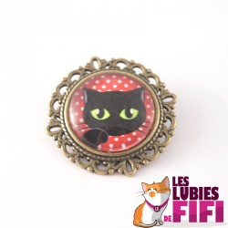 Broche chat : chat noir sur fond rouge à pois