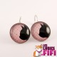 Boucles d’oreille chat : profil chat noir sur fond rose