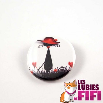 Badge chat : Chat noir et son chapeau rouge
