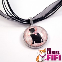 Collier chat : chat noir et son collier de perles