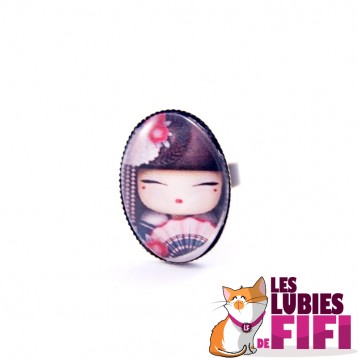 Bague kokeshi : Kokeshi et son éventail rose