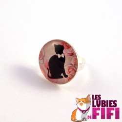 Bague chat : Chat noir et son collier de perles