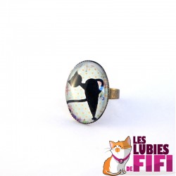 Bague chat : Chat noir sur fond bleu pastel